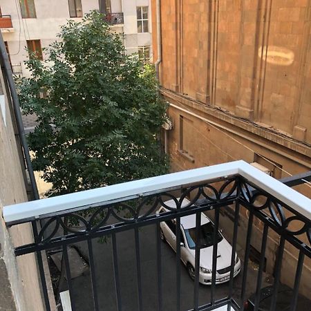 Apartment On Moskovyan 31 耶烈万 外观 照片