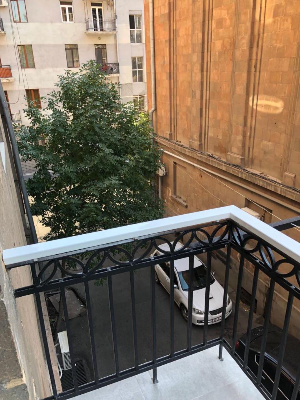 Apartment On Moskovyan 31 耶烈万 外观 照片