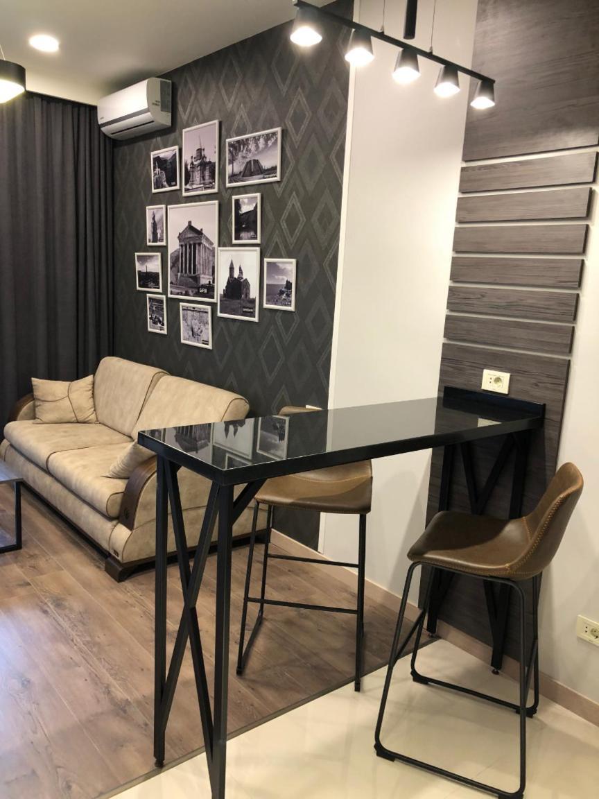 Apartment On Moskovyan 31 耶烈万 外观 照片