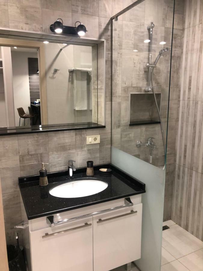 Apartment On Moskovyan 31 耶烈万 外观 照片